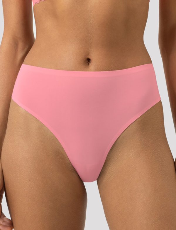 Invisibles string